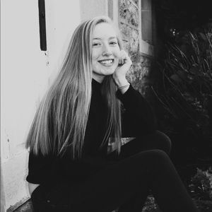 Meet your Posher, Chloe